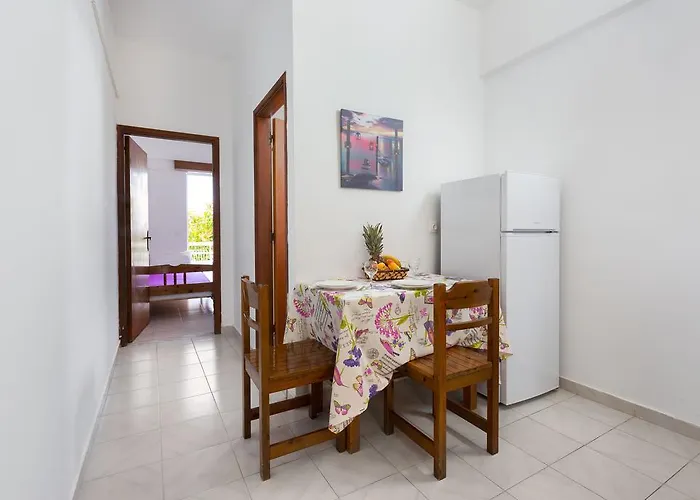 Annabel * Theológos